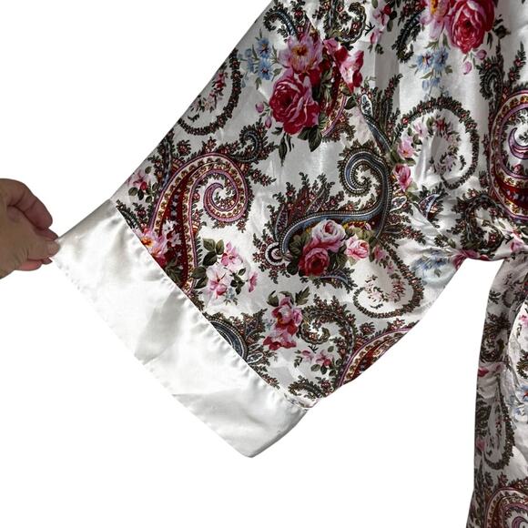 Victoria's Secret Gold Label | White & Pink Satin Short Sleeve Robe | Paisley OS - Picture 5 of 10